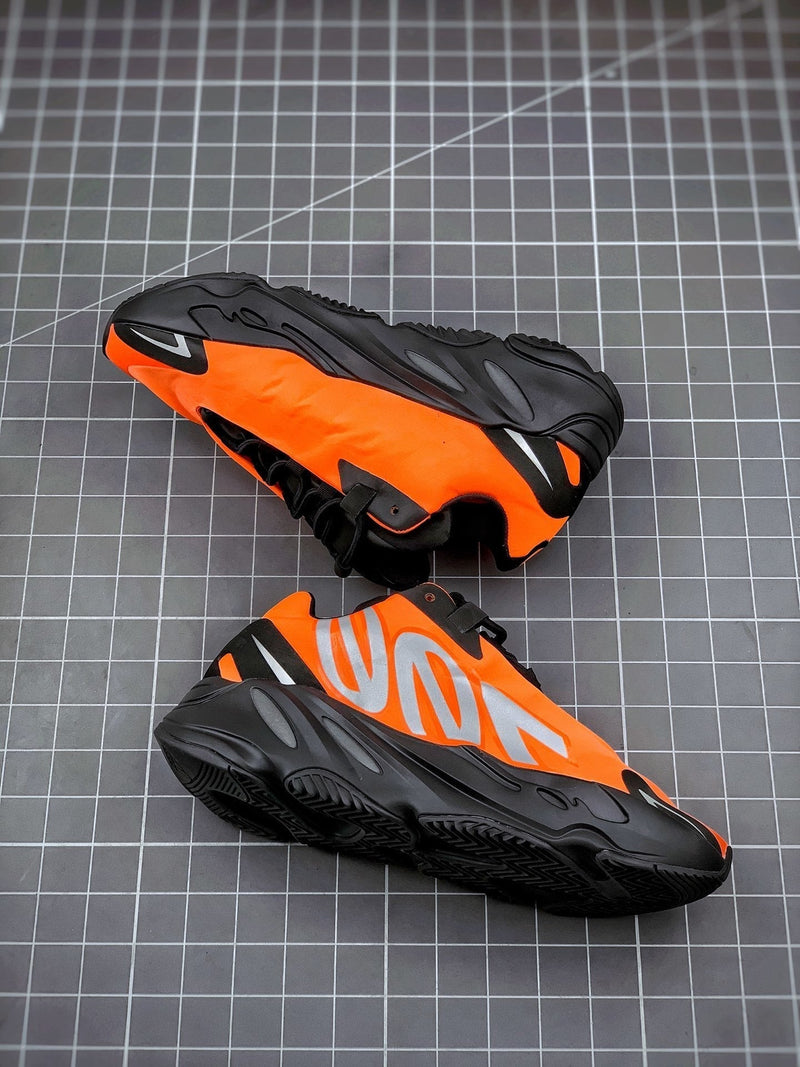 Tênis Adidas Yeezy Boost 700 MNVN