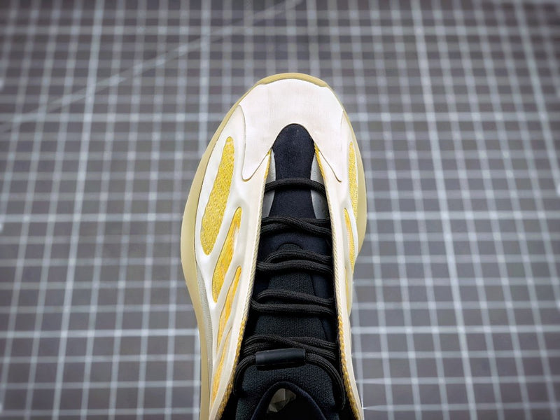 Tênis Adidas Yeezy Boost 700 V3 Srphym