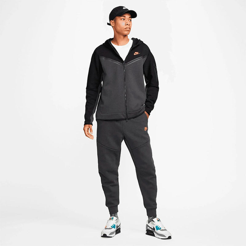 Conjunto Nike Tech Fleece Cinza escuro / Preto / Laranja