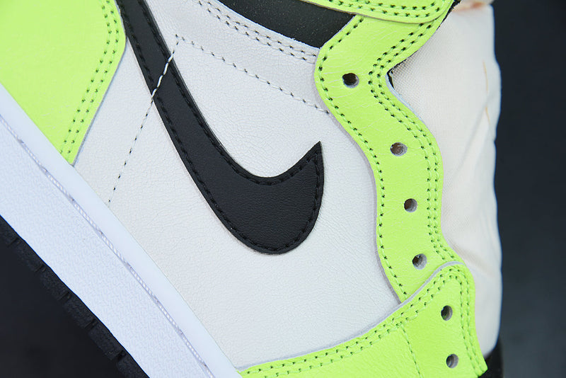 Tênis Nike Air Jordan 1 High "Volt"