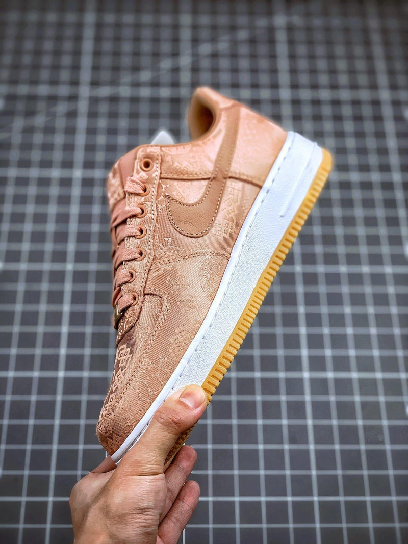 Tênis Nike Air Force 1 Low "CLOT Rose Gold Silk"