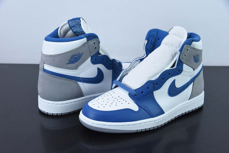 Tênis Nike Air Jordan 1 Retro High "True Blue"