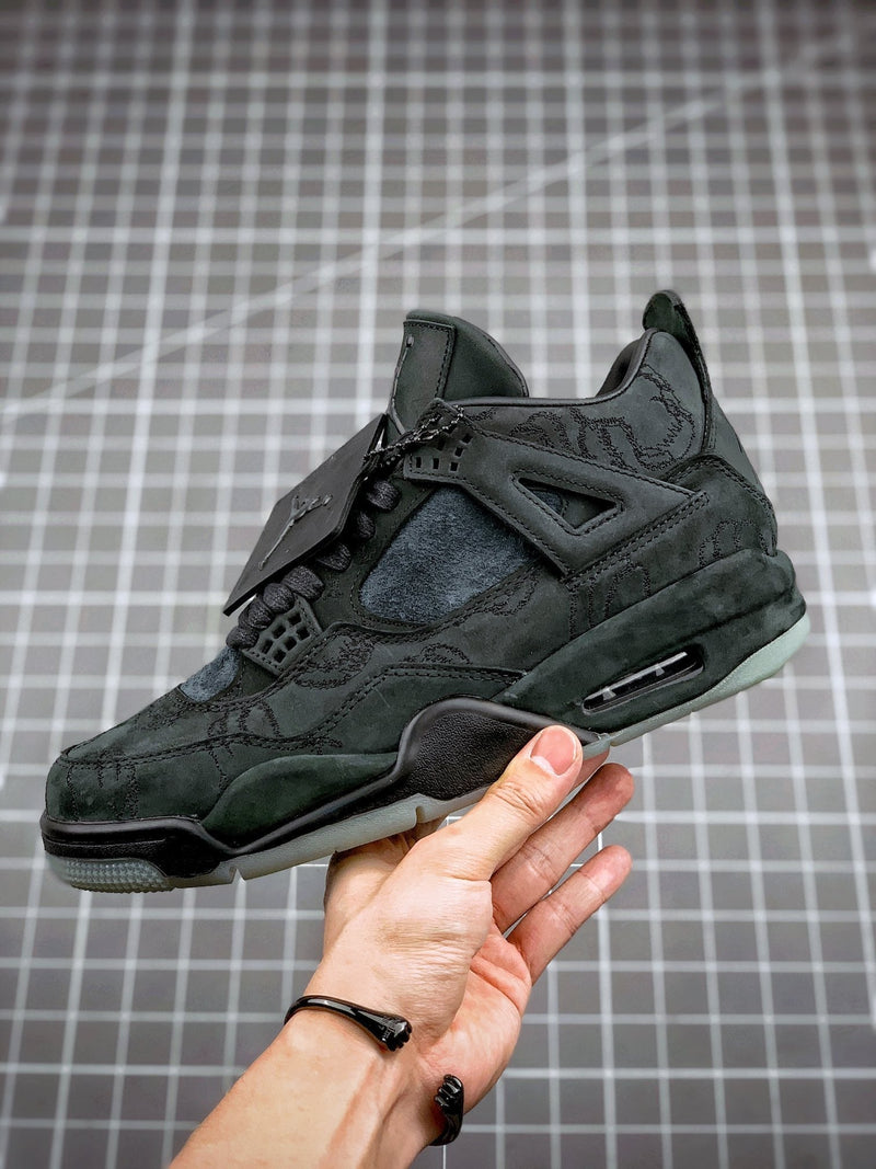 Tênis Nike Air Jordan 4 Retro Kaws Black