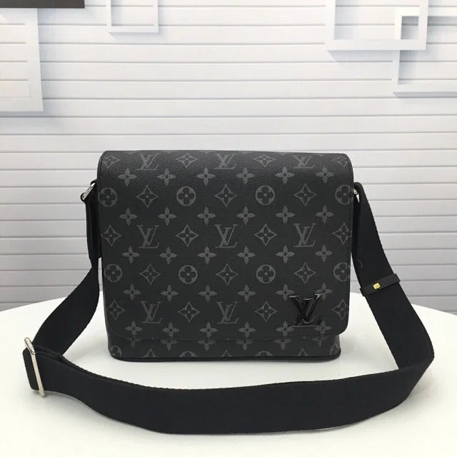 Louis Vuitton Bag Messenger District Monogram Eclipse